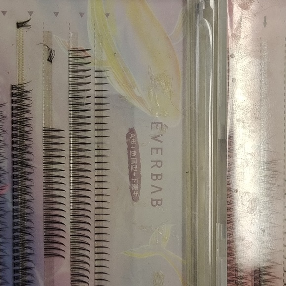 Make-up bundle - Picture 2 of 12